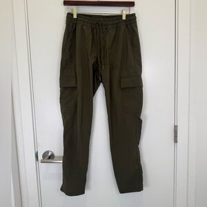 The North Face Women's Dark Green Cargo Pants Jogger Style Ourdoors